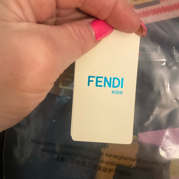 NWT Guaranteed Authentic Fendi Girl’s Handbag T-Shirt w/Authenti Mini Purse - Picture 5 of 16